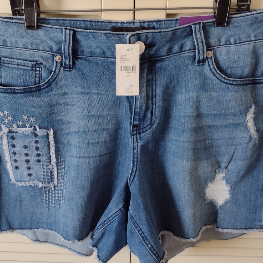 Lane Bryant NWT Casual Light Blue Distressed Jean Shorts - Mid Rise